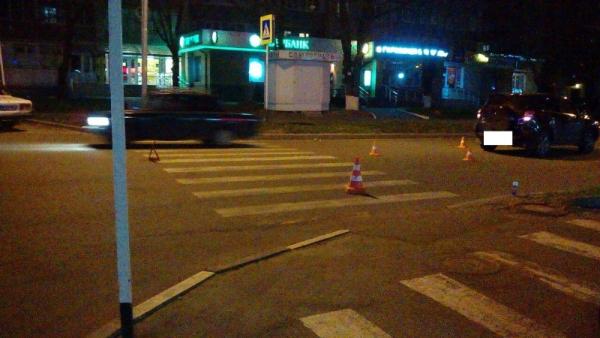 В Ставрополе под колёса внедорожника попала молодая пара